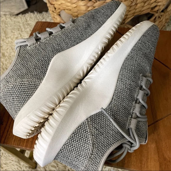 ❗️SOLD❗️Women’s size 7.5 Adidas Tubular sneakers - Picture 5 of 8